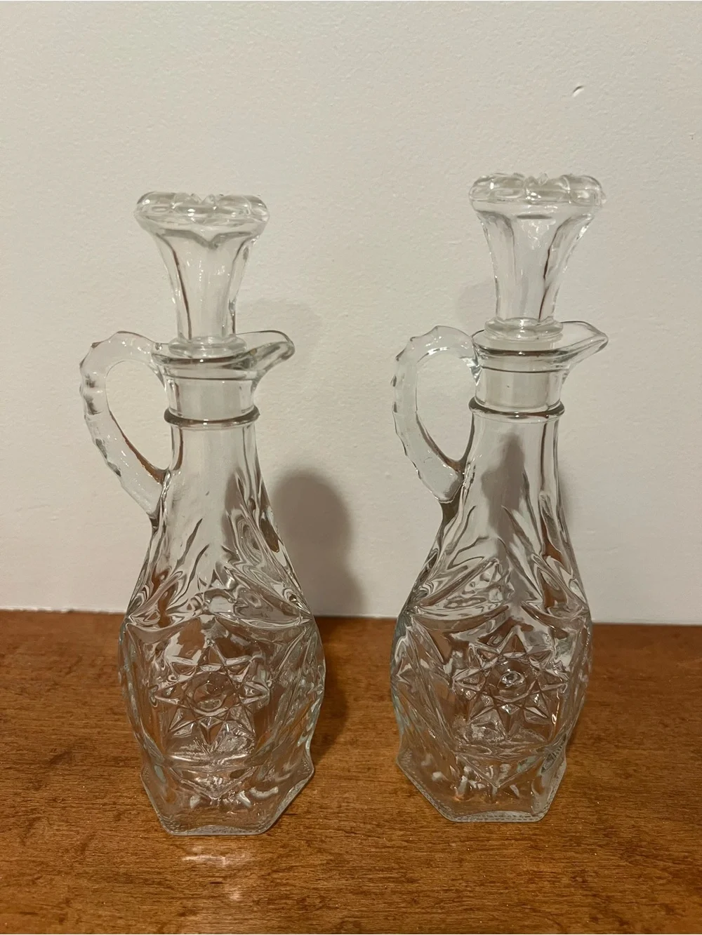 ANCHOR HOCKING Vintage Glass Oil and Vinegar Cruets Set - 7.75 Inches Tall-1960s - Picture 5 of 9